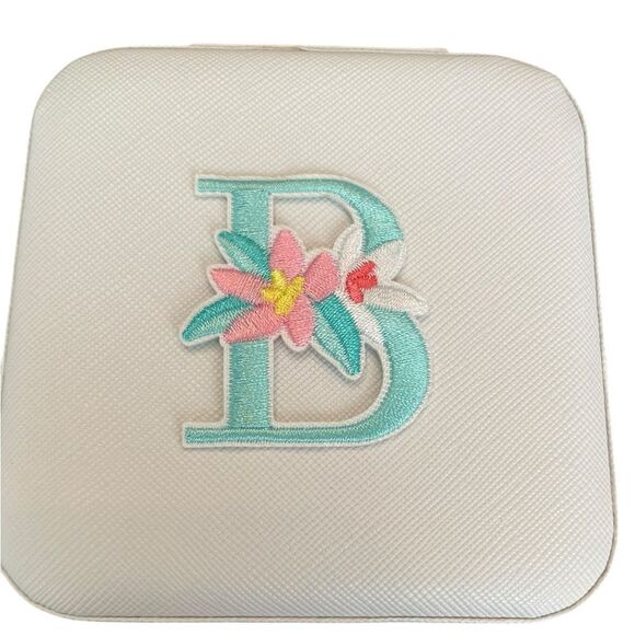 WHITE PERSONALIZED TRAVEL JEWELRY BOX - Picture 1 of 4